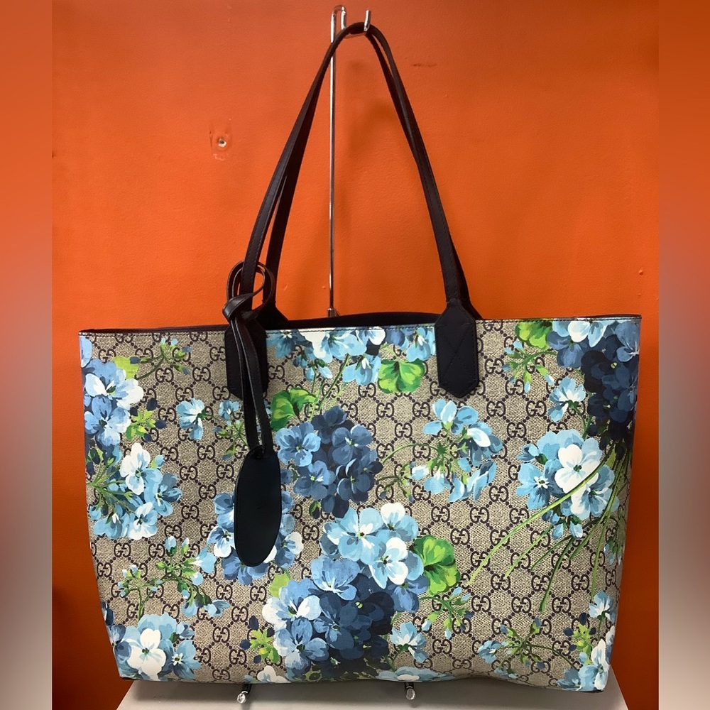 Gucci Supreme Bloom Reversible Tote